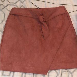 Loft skirt never worn out !!